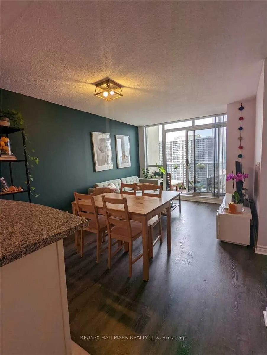 5 Michael Power Place, #Ph09