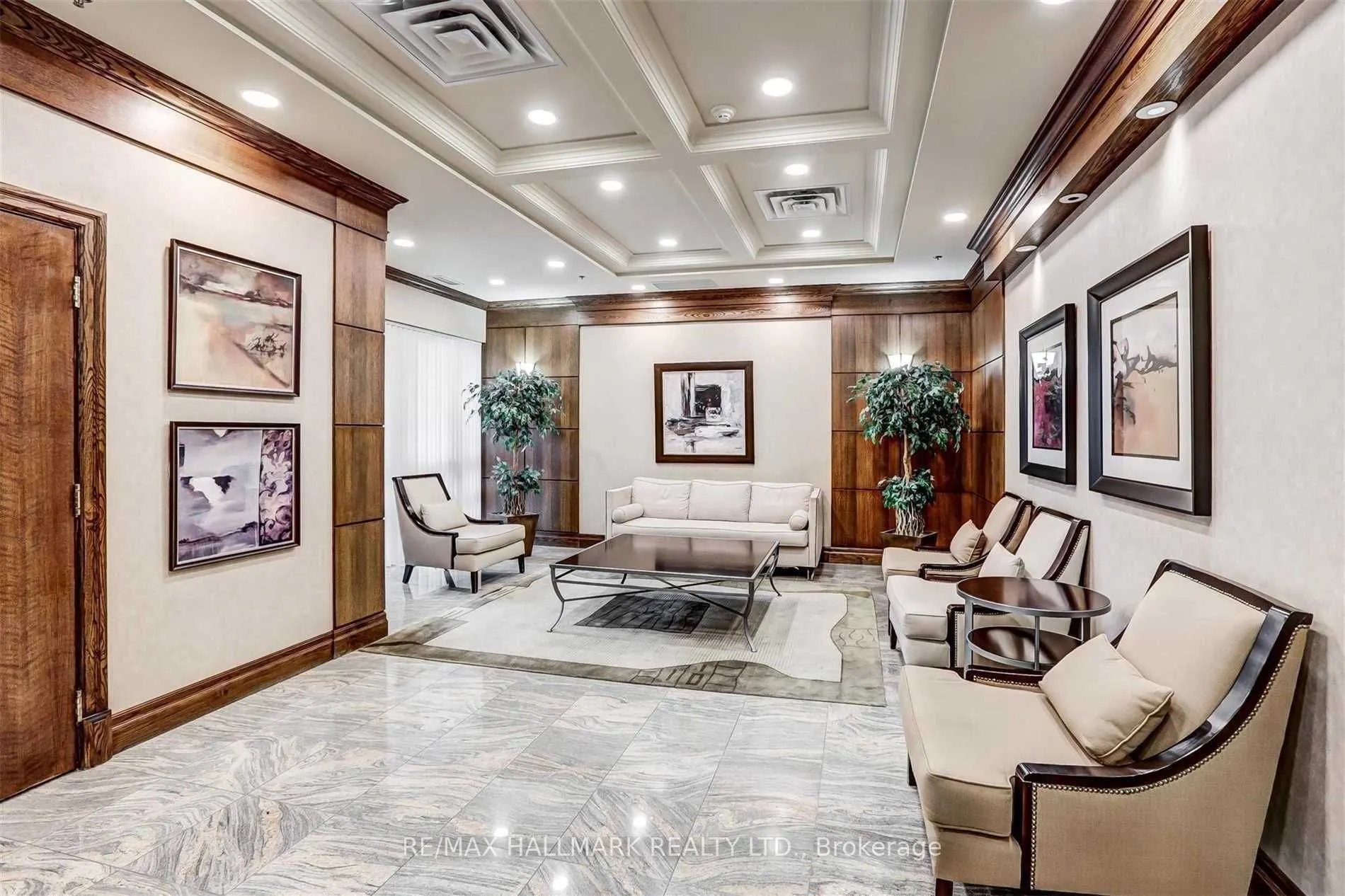 5 Michael Power Place, #Ph09