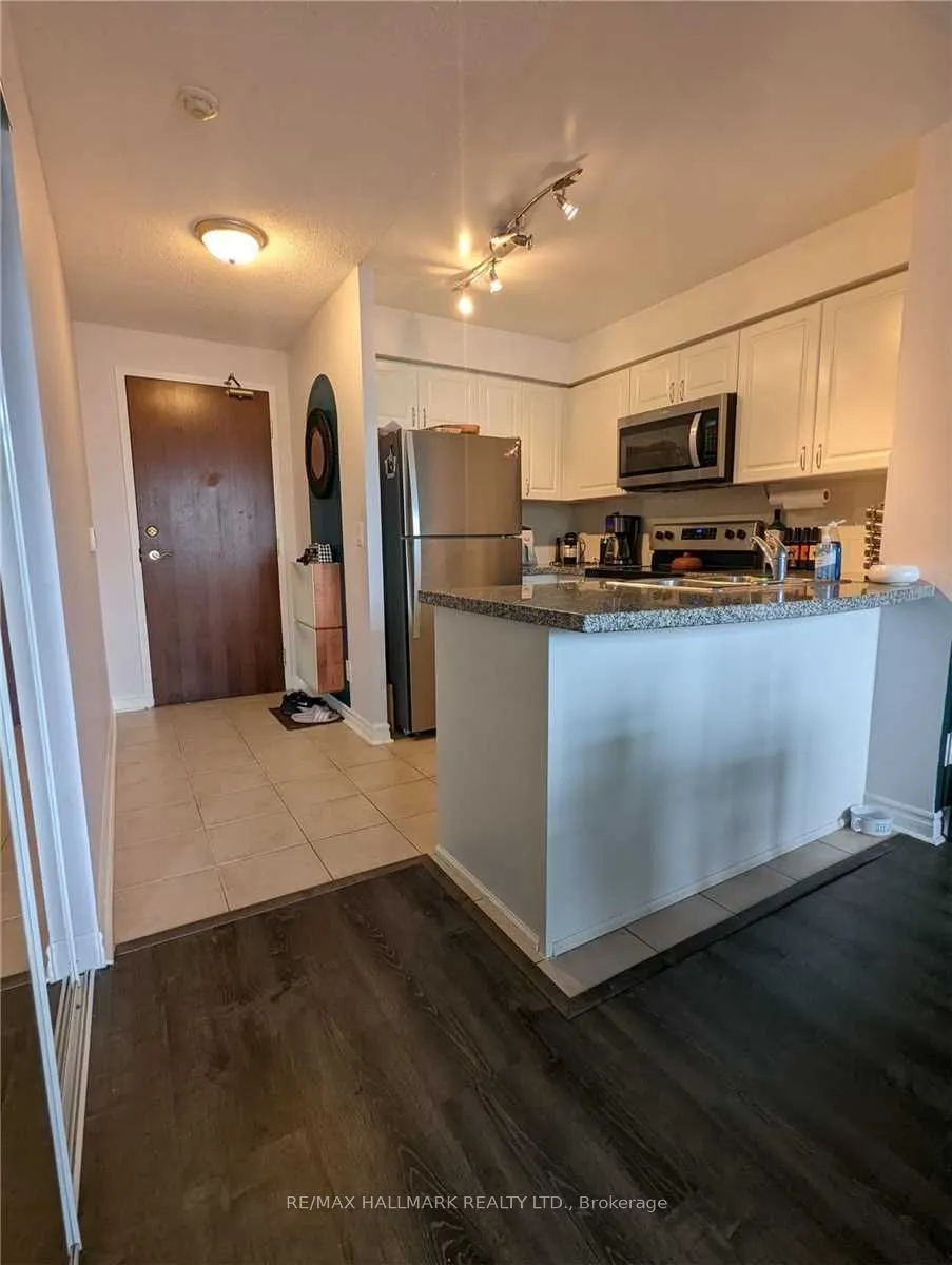 5 Michael Power Place, #Ph09