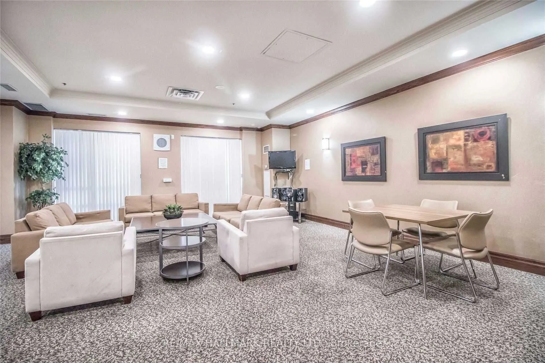 5 Michael Power Place, #Ph09