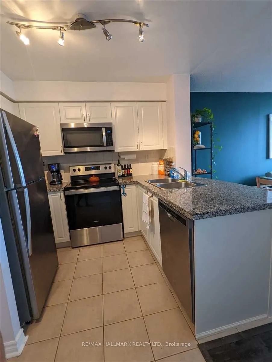 5 Michael Power Place, #Ph09