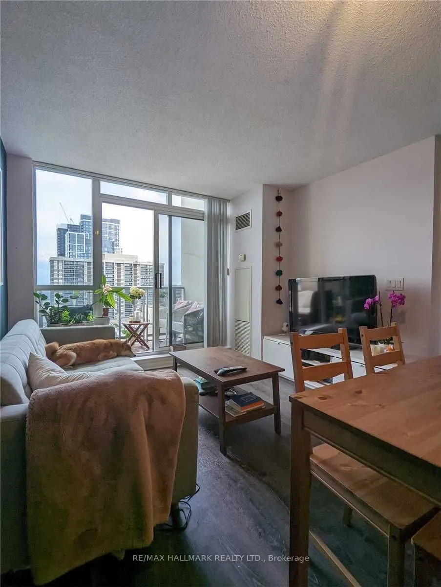 5 Michael Power Place, #Ph09