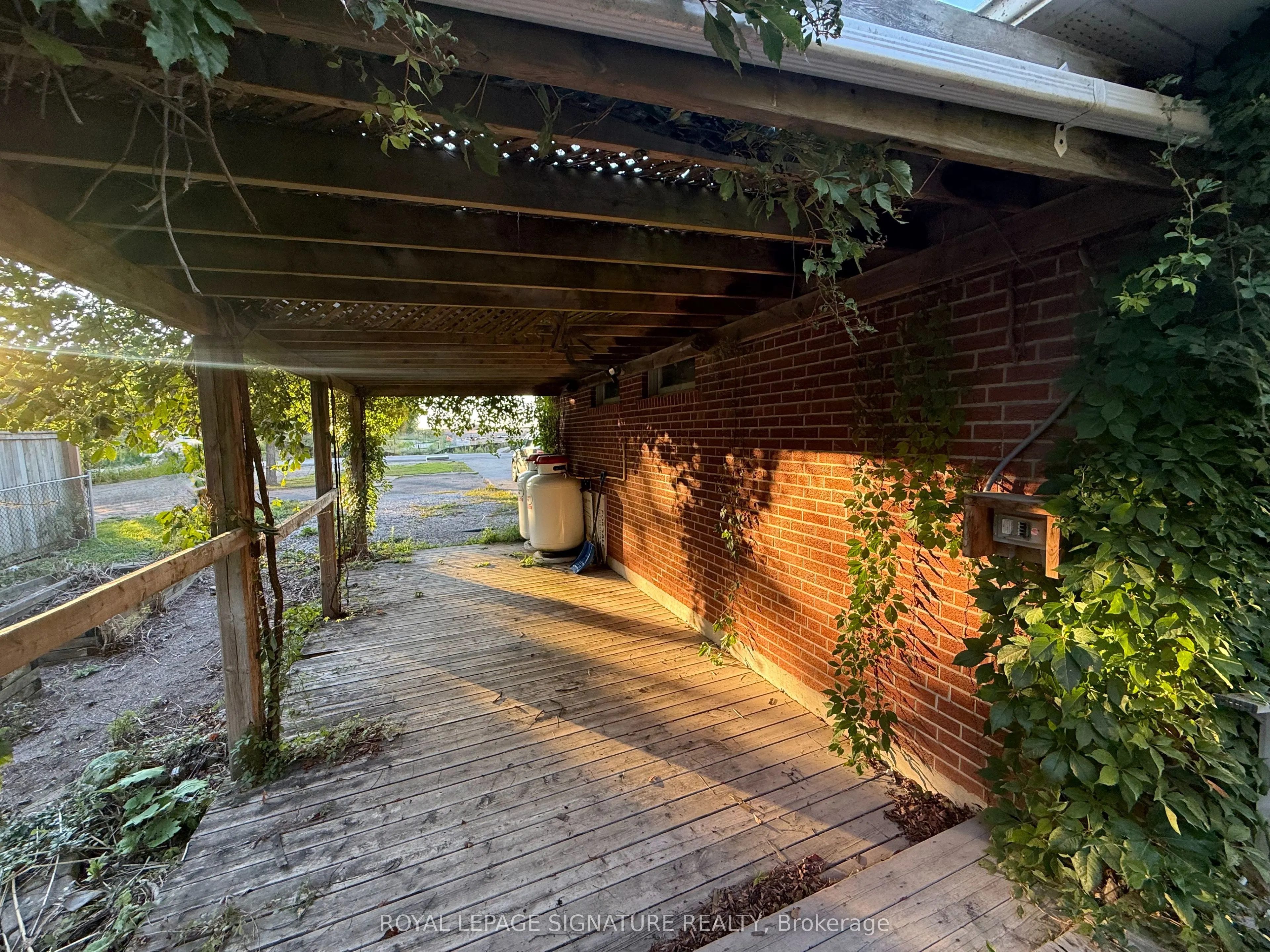 38 Burnhamthorpe Road W, #Lower