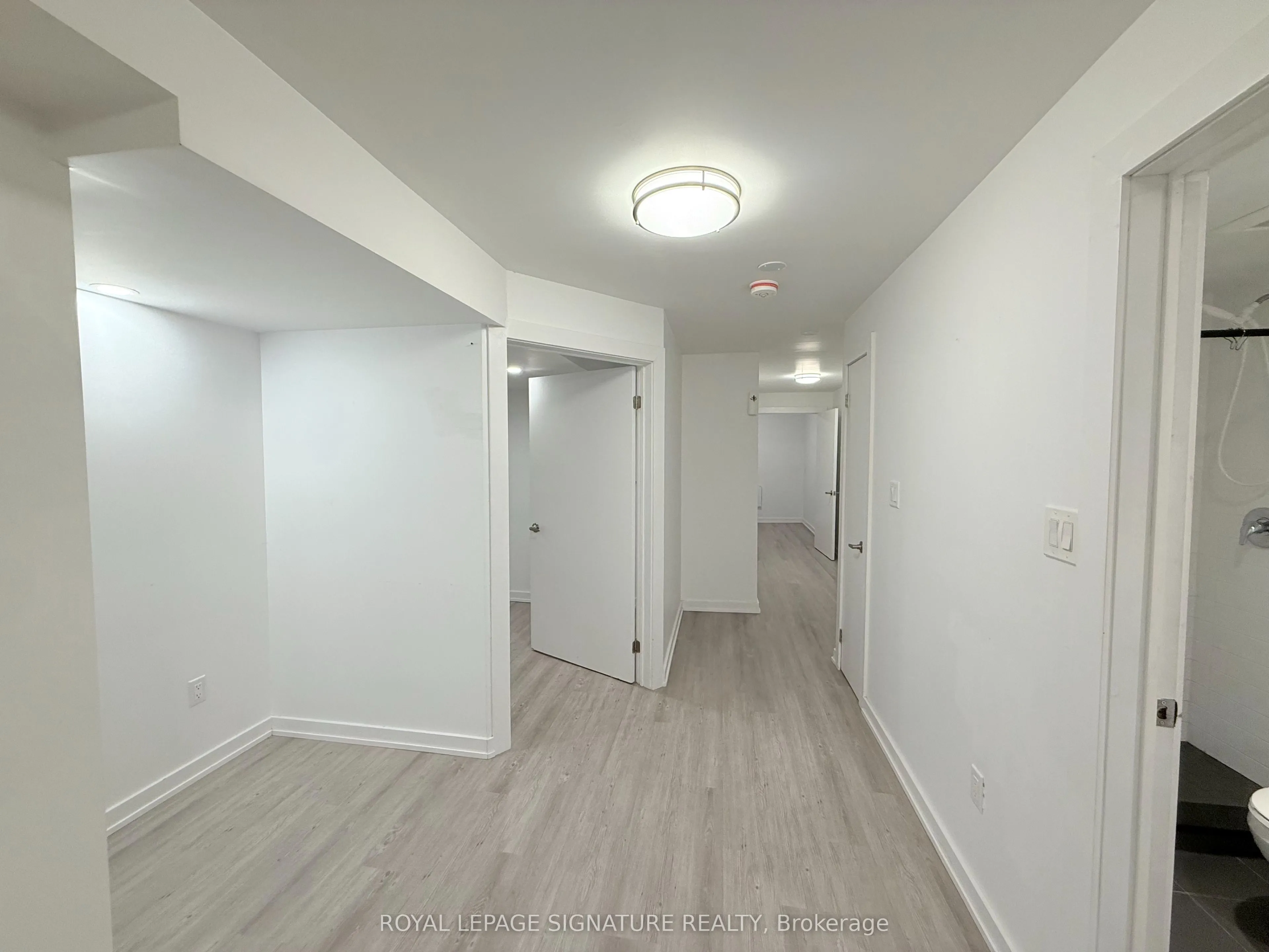 38 Burnhamthorpe Road W, #Lower