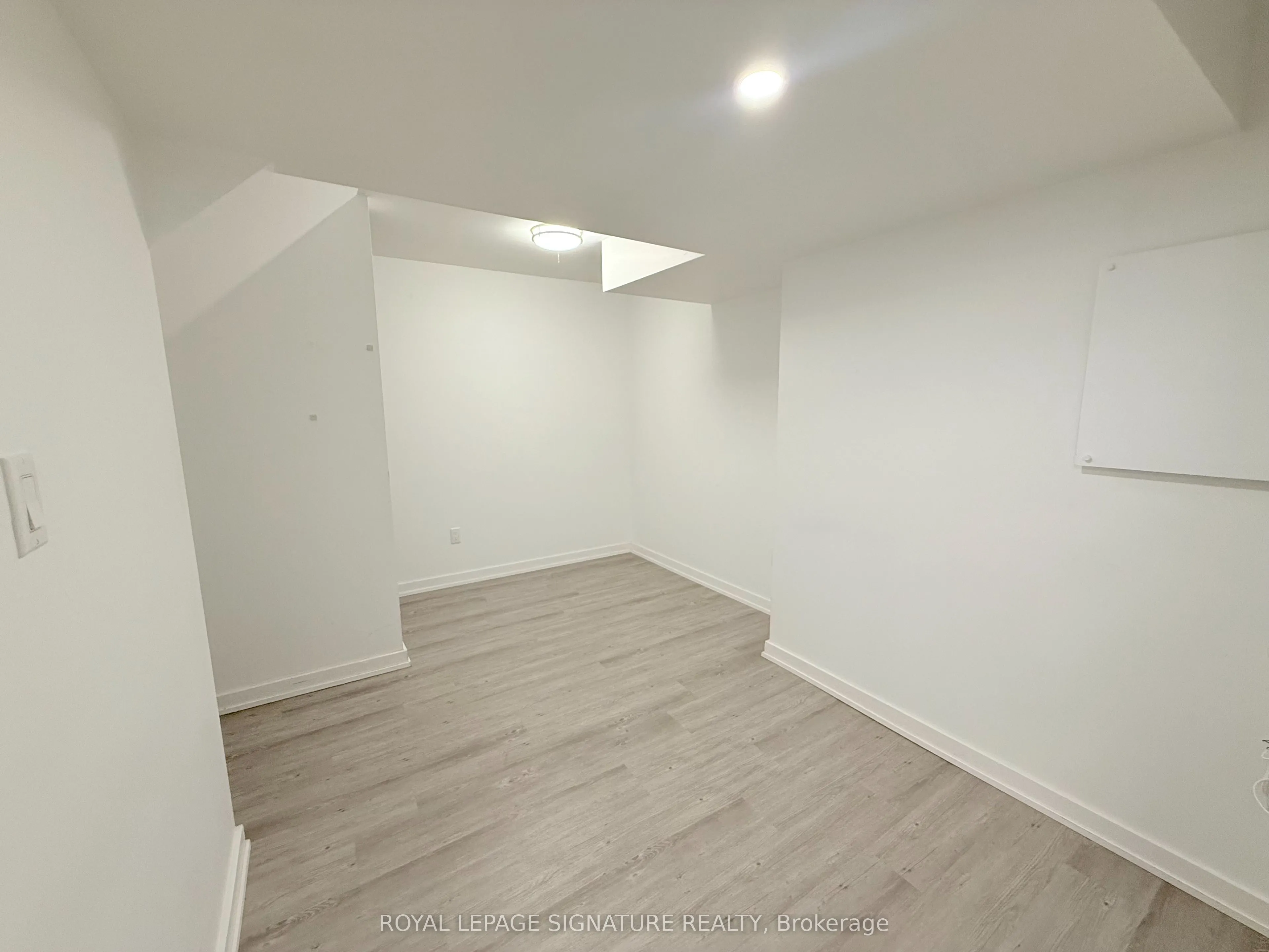 38 Burnhamthorpe Road W, #Lower