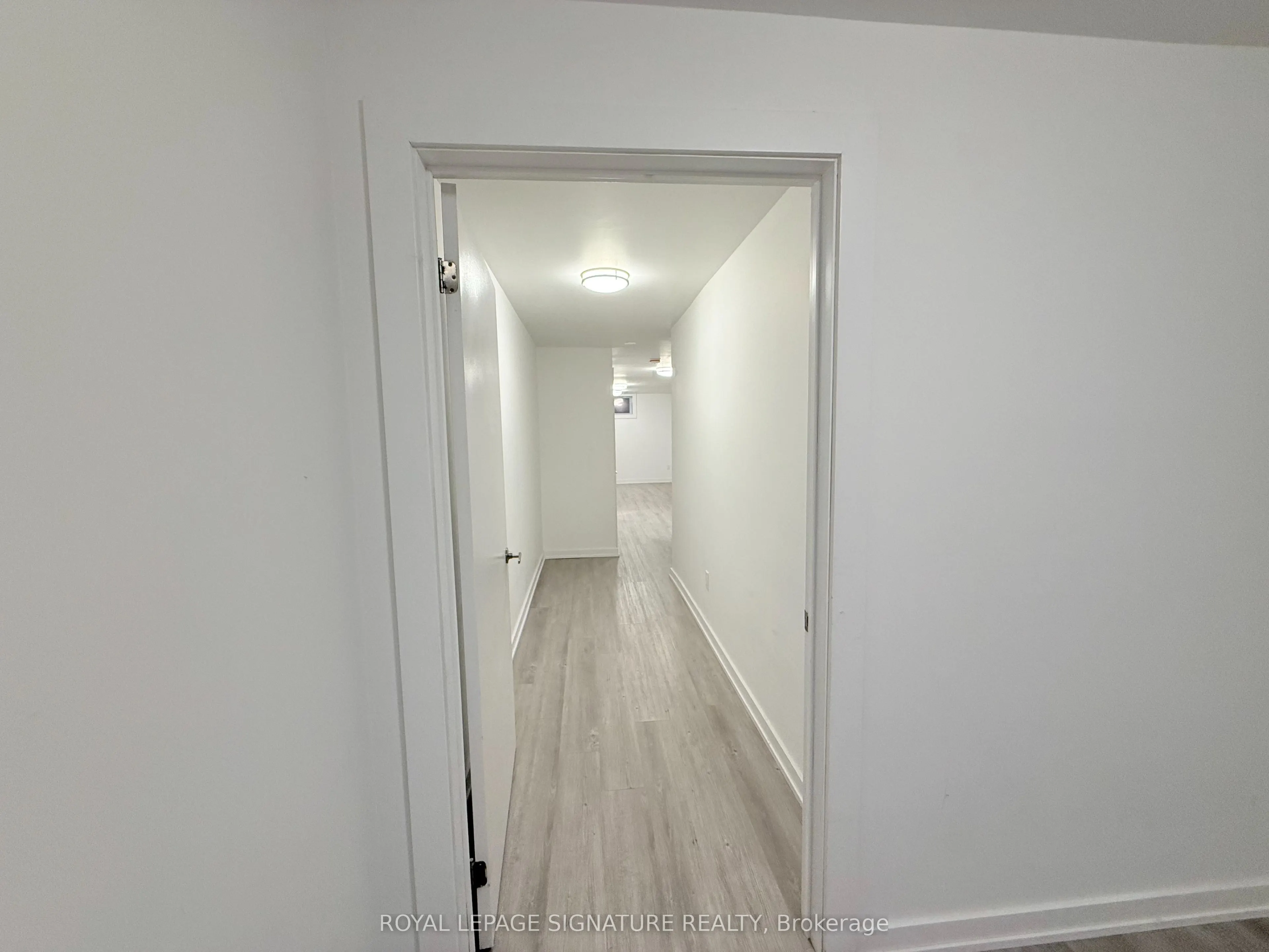 38 Burnhamthorpe Road W, #Lower