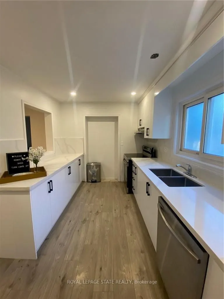 1379 Freeport (Main) Drive