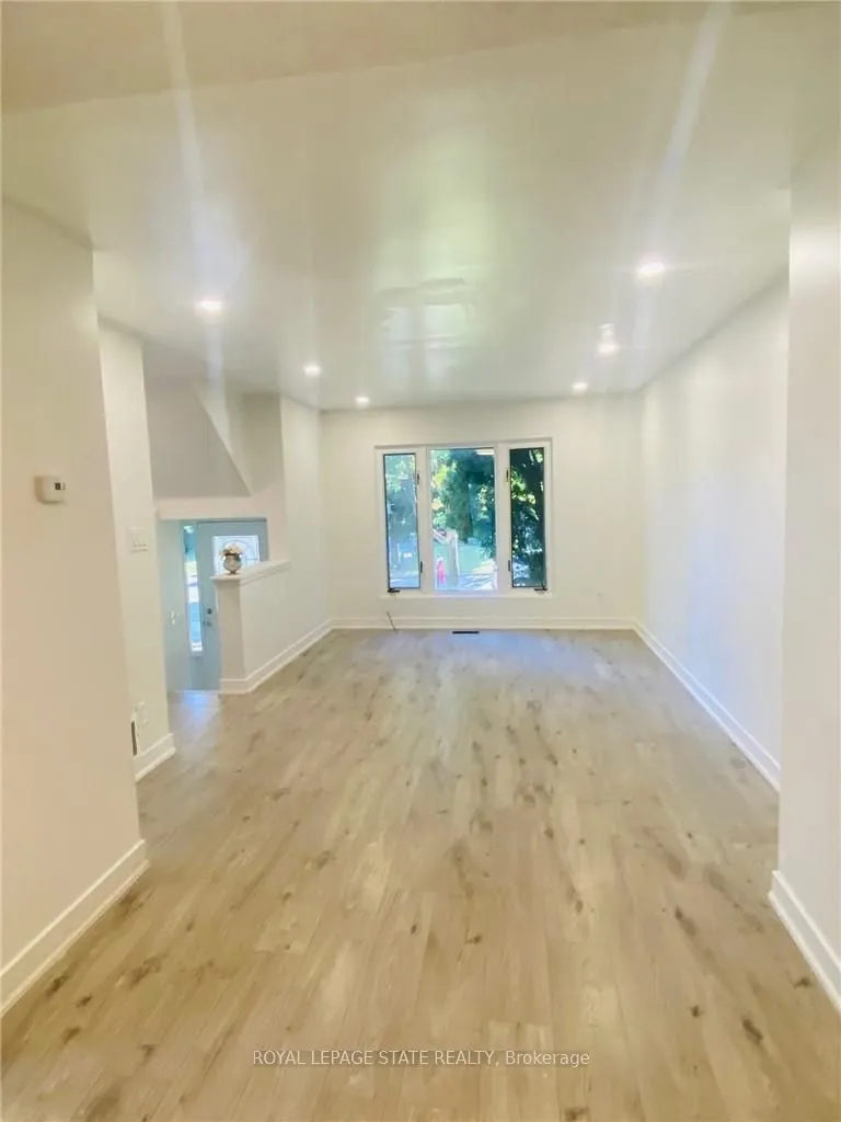 1379 Freeport (Main) Drive