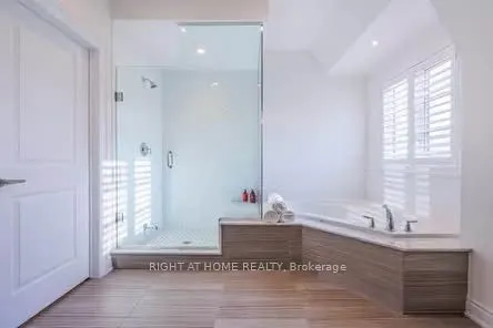 290 Royalton Common, #70