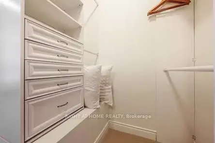 290 Royalton Common, #70