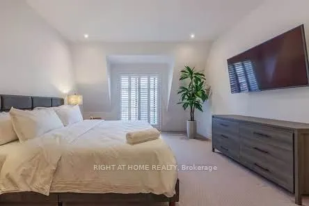 290 Royalton Common, #70