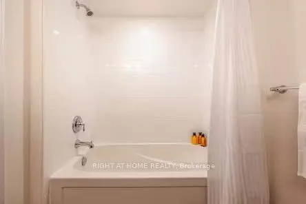 290 Royalton Common, #70