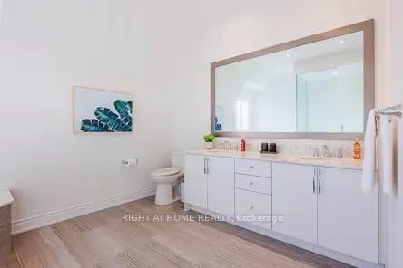 290 Royalton Common, #70