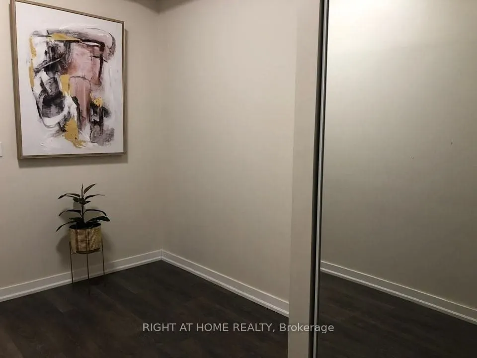 4040 Upper middle Road, #116