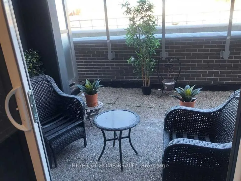 4040 Upper middle Road, #116