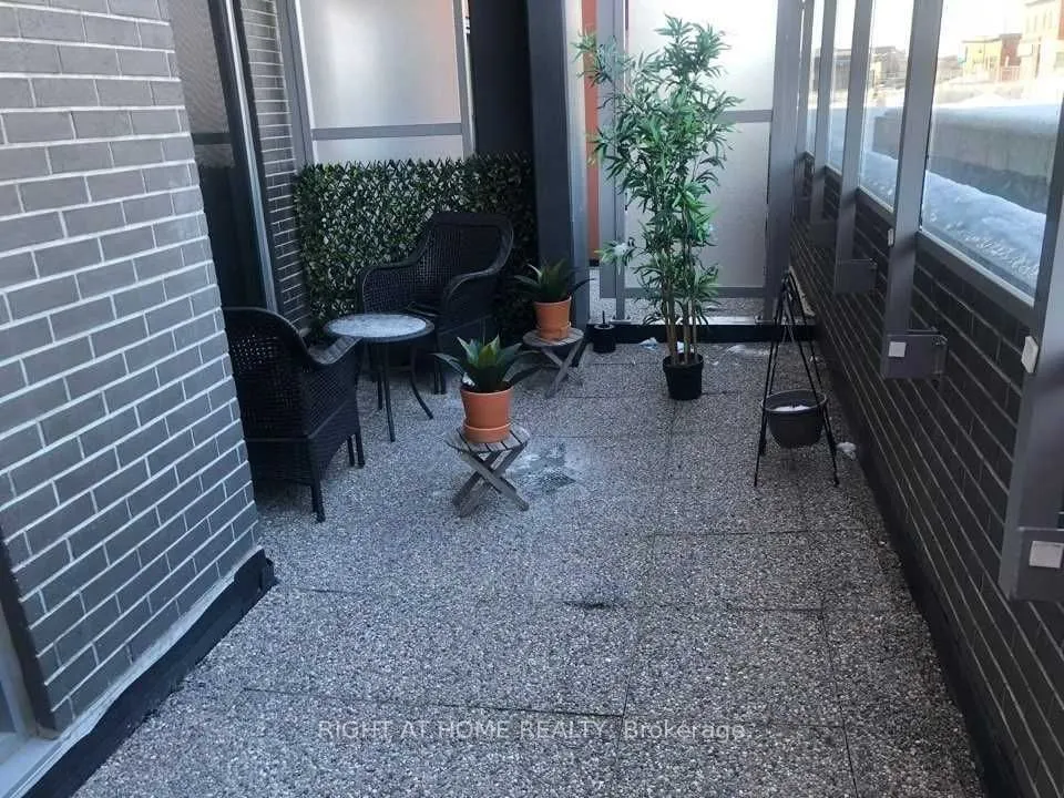 4040 Upper middle Road, #116