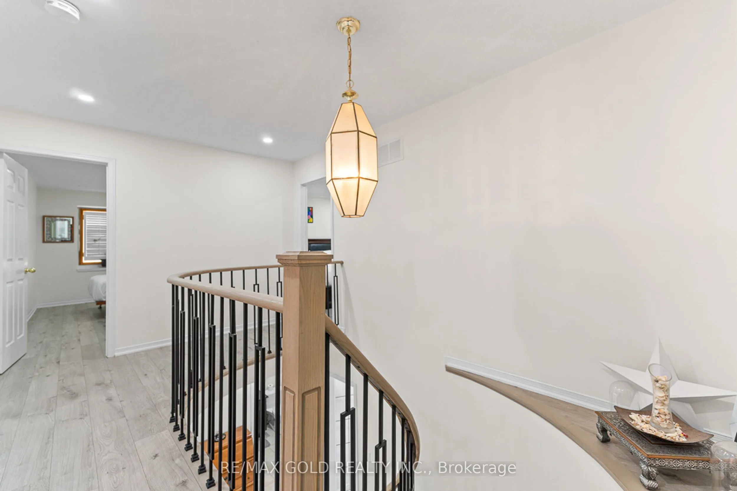 20 Mountainberry Road