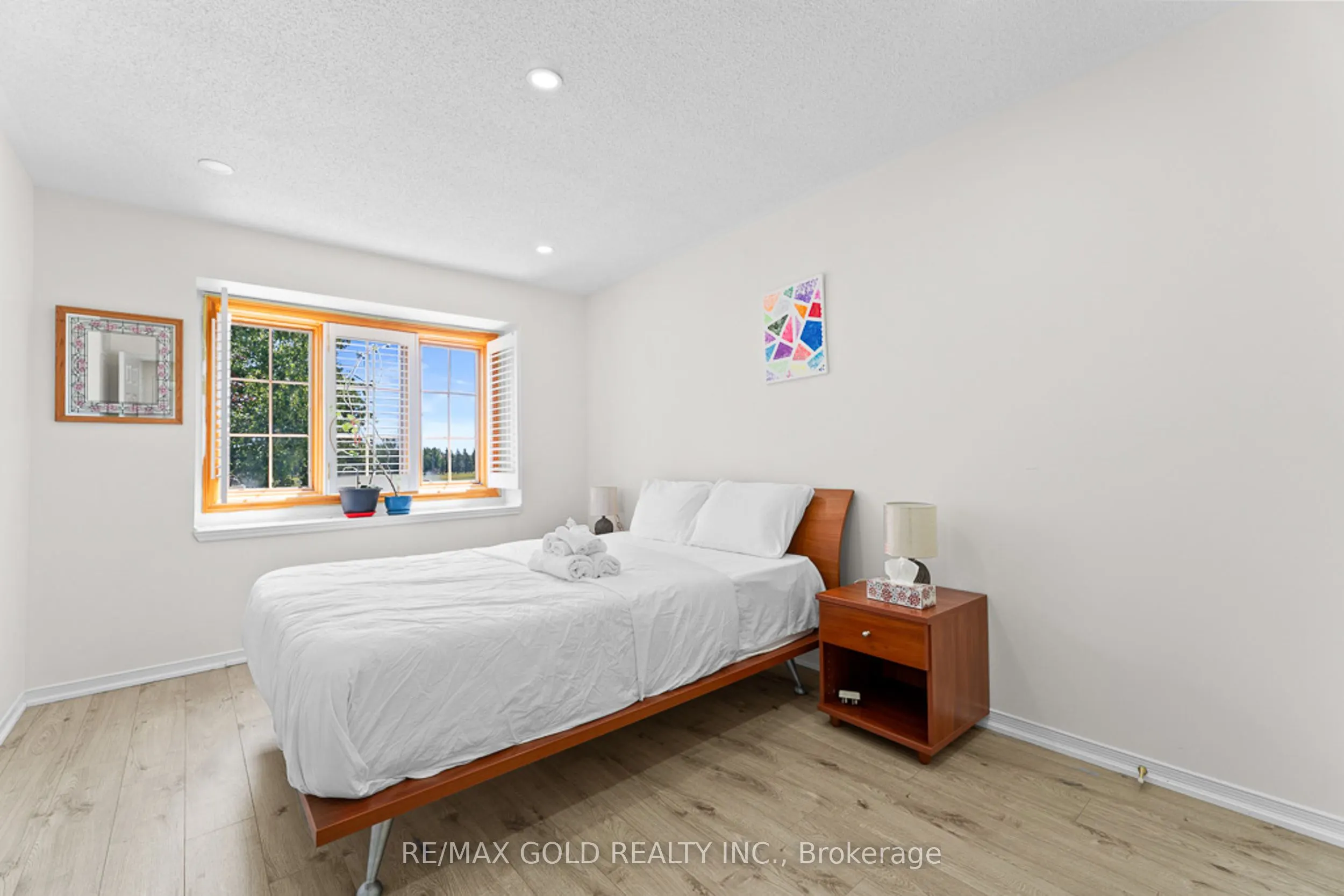 20 Mountainberry Road