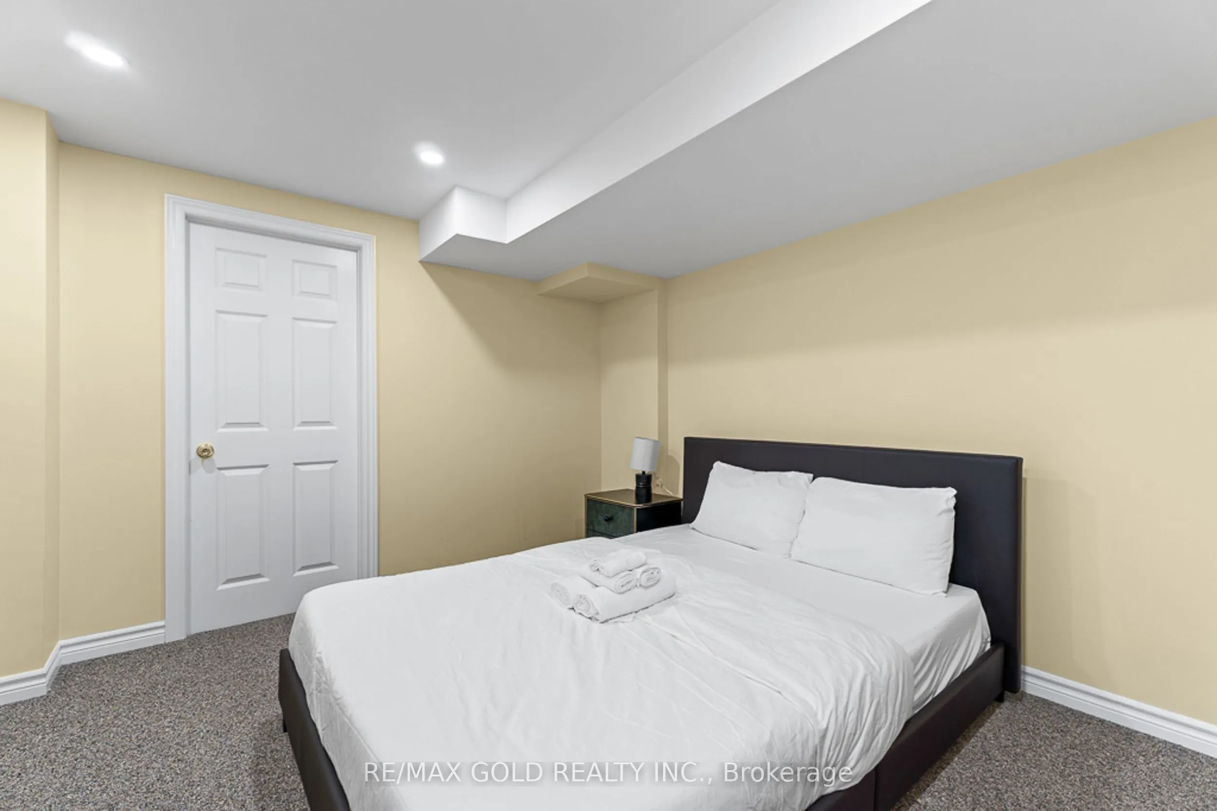 20 Mountainberry Road