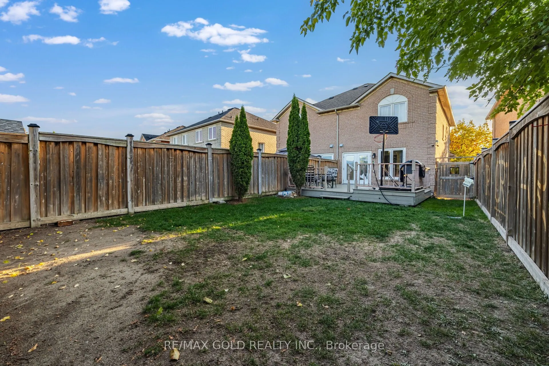 63 Mount Fuji Crescent