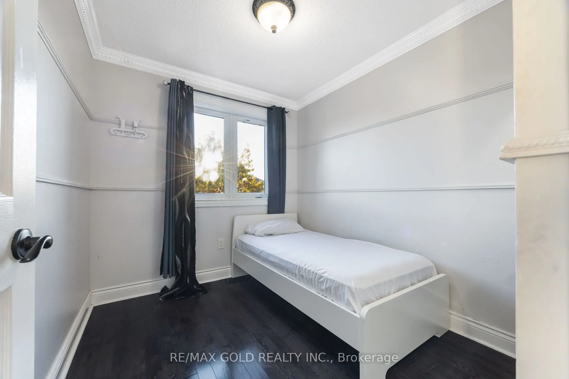 63 Mount Fuji Crescent