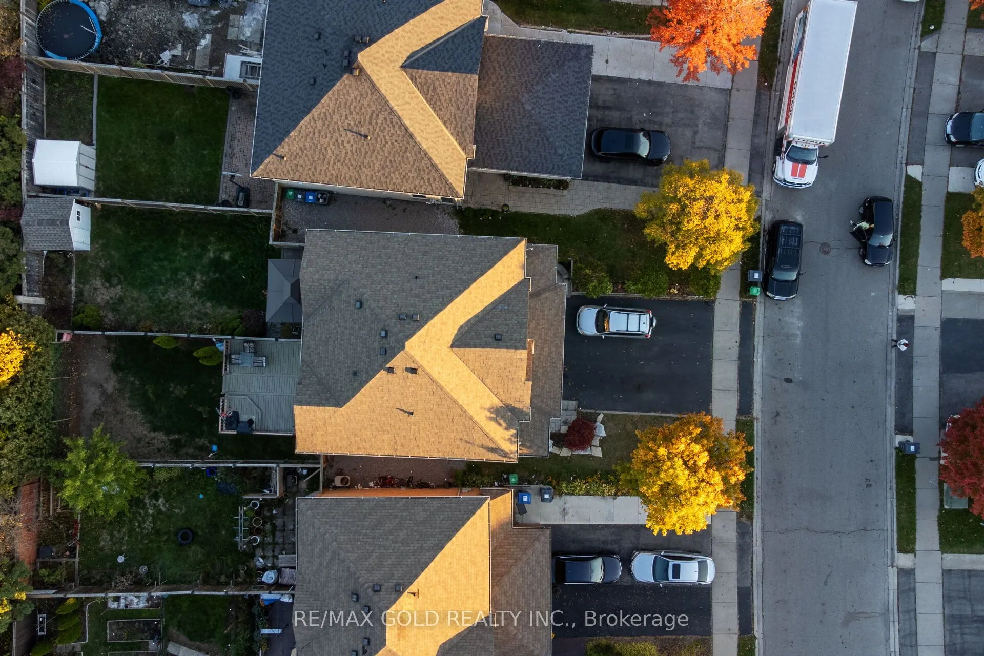 63 Mount Fuji Crescent