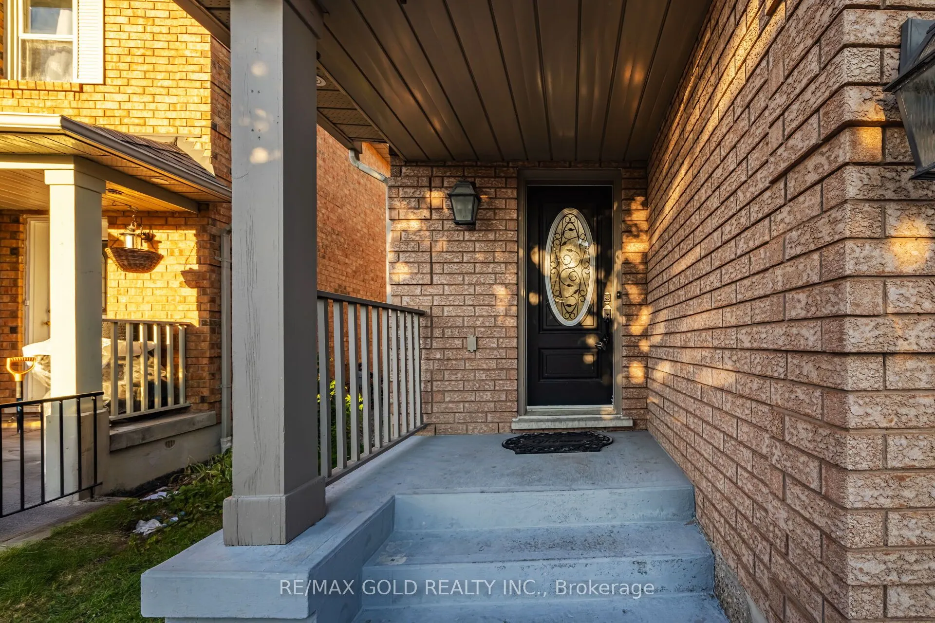 63 Mount Fuji Crescent