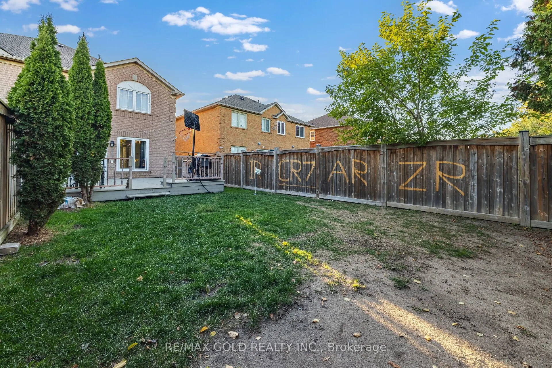 63 Mount Fuji Crescent