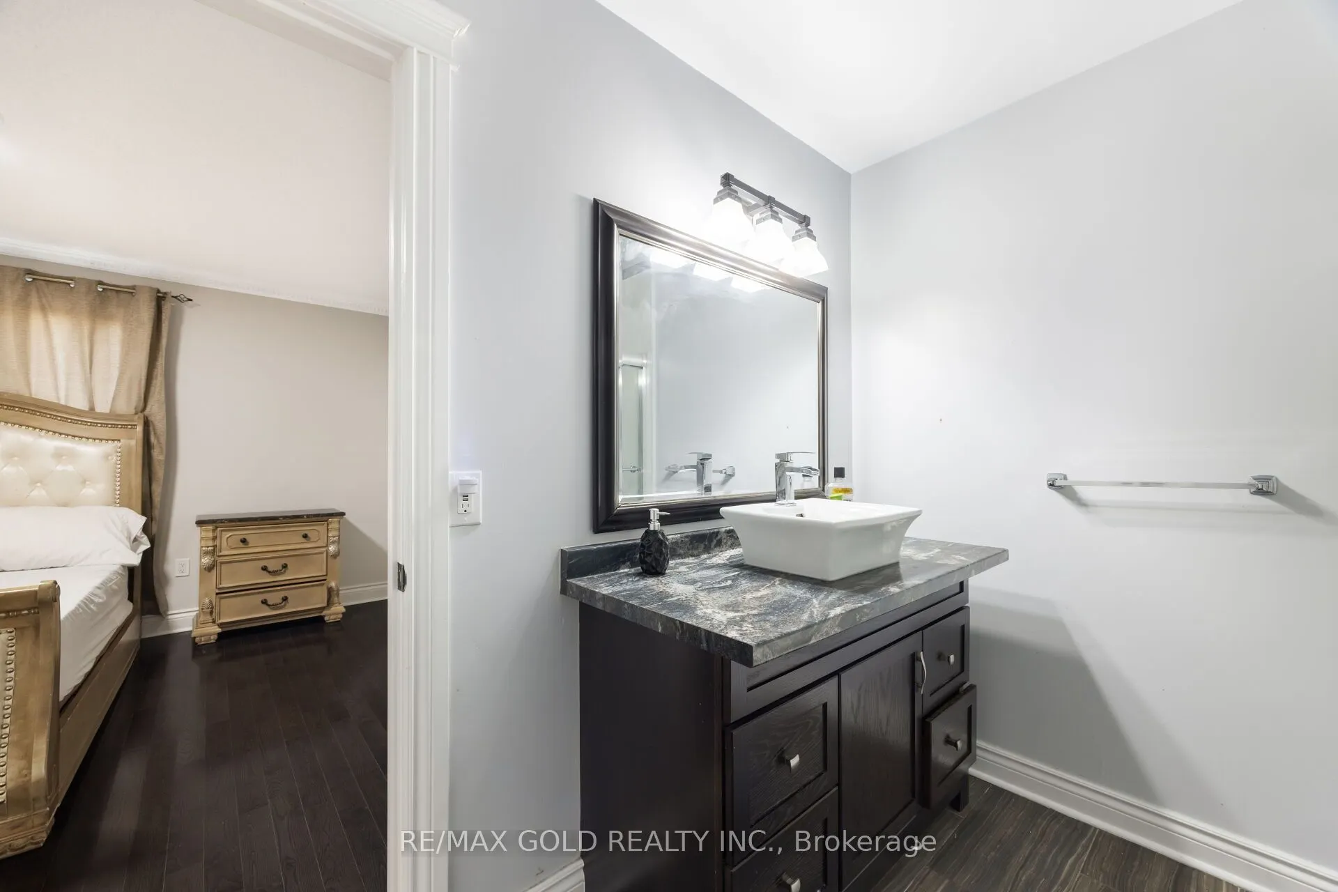 63 Mount Fuji Crescent