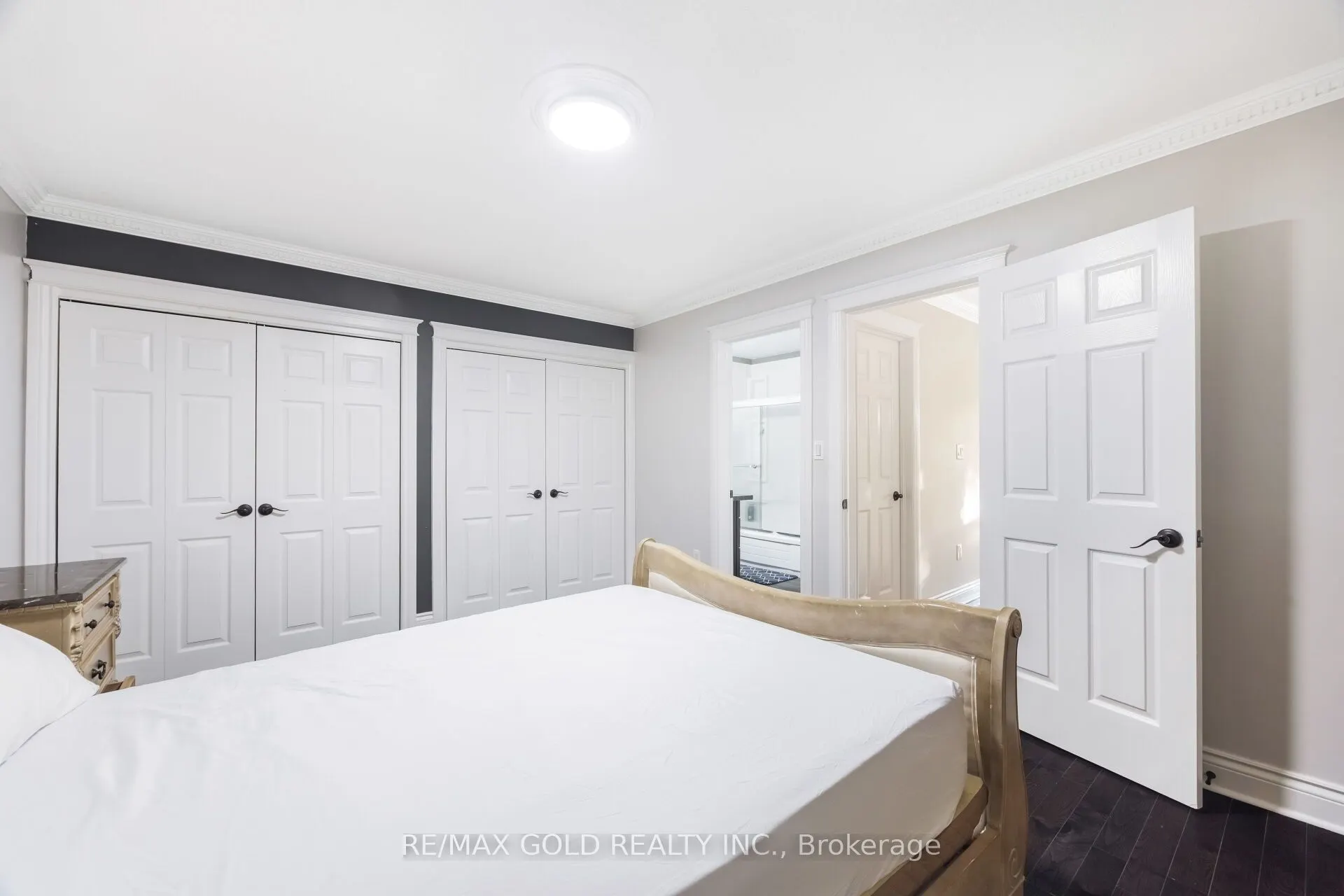 63 Mount Fuji Crescent