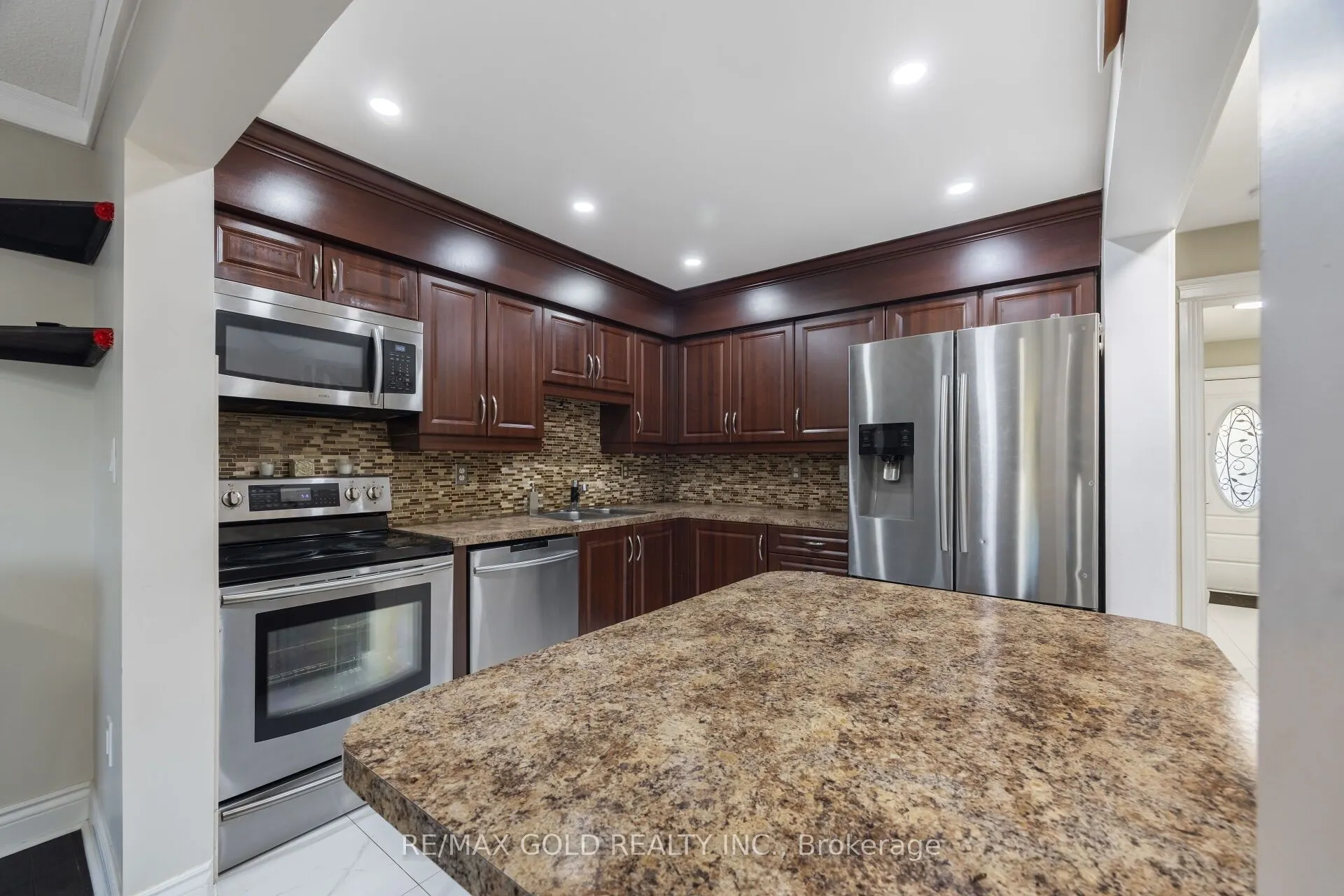 63 Mount Fuji Crescent