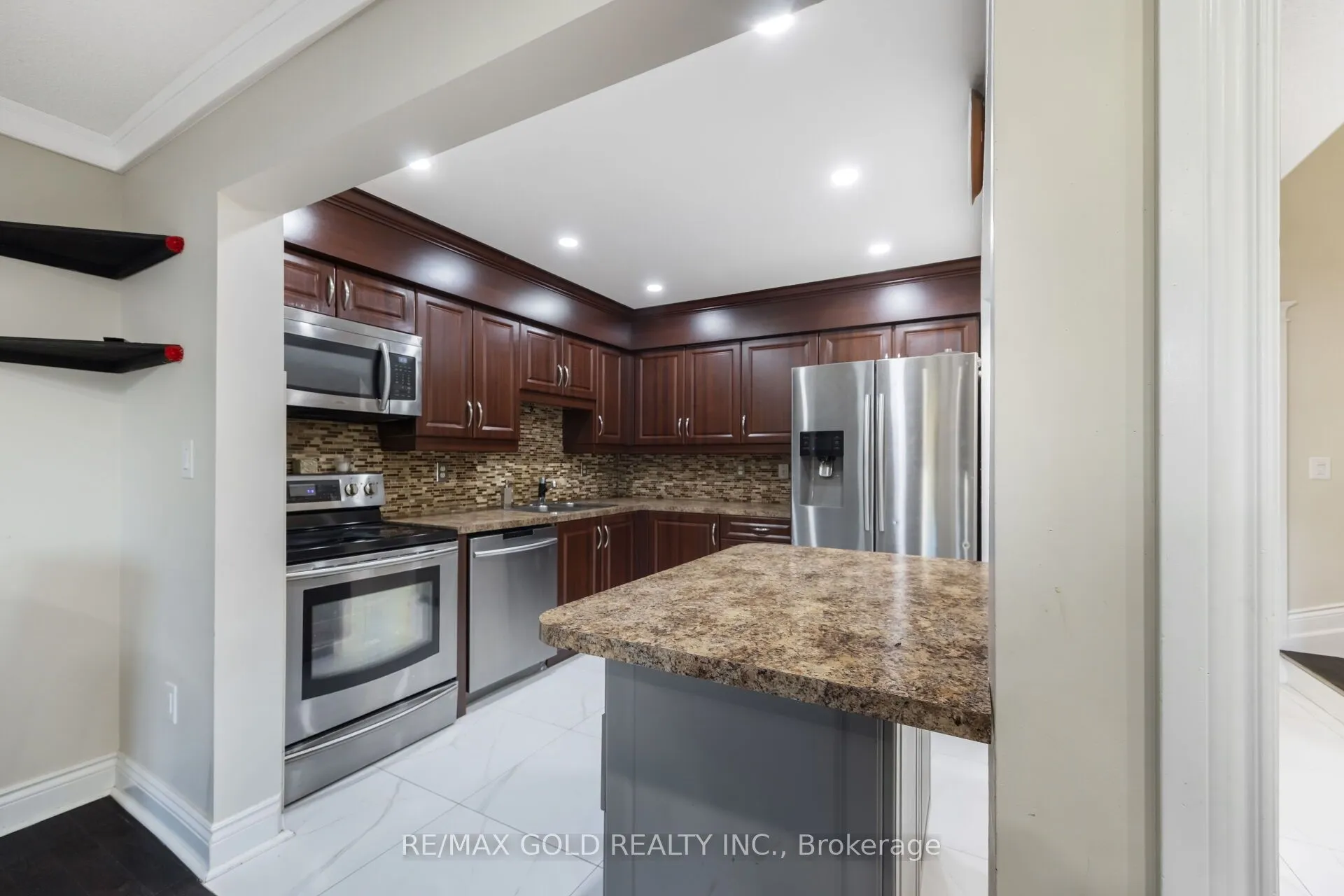 63 Mount Fuji Crescent