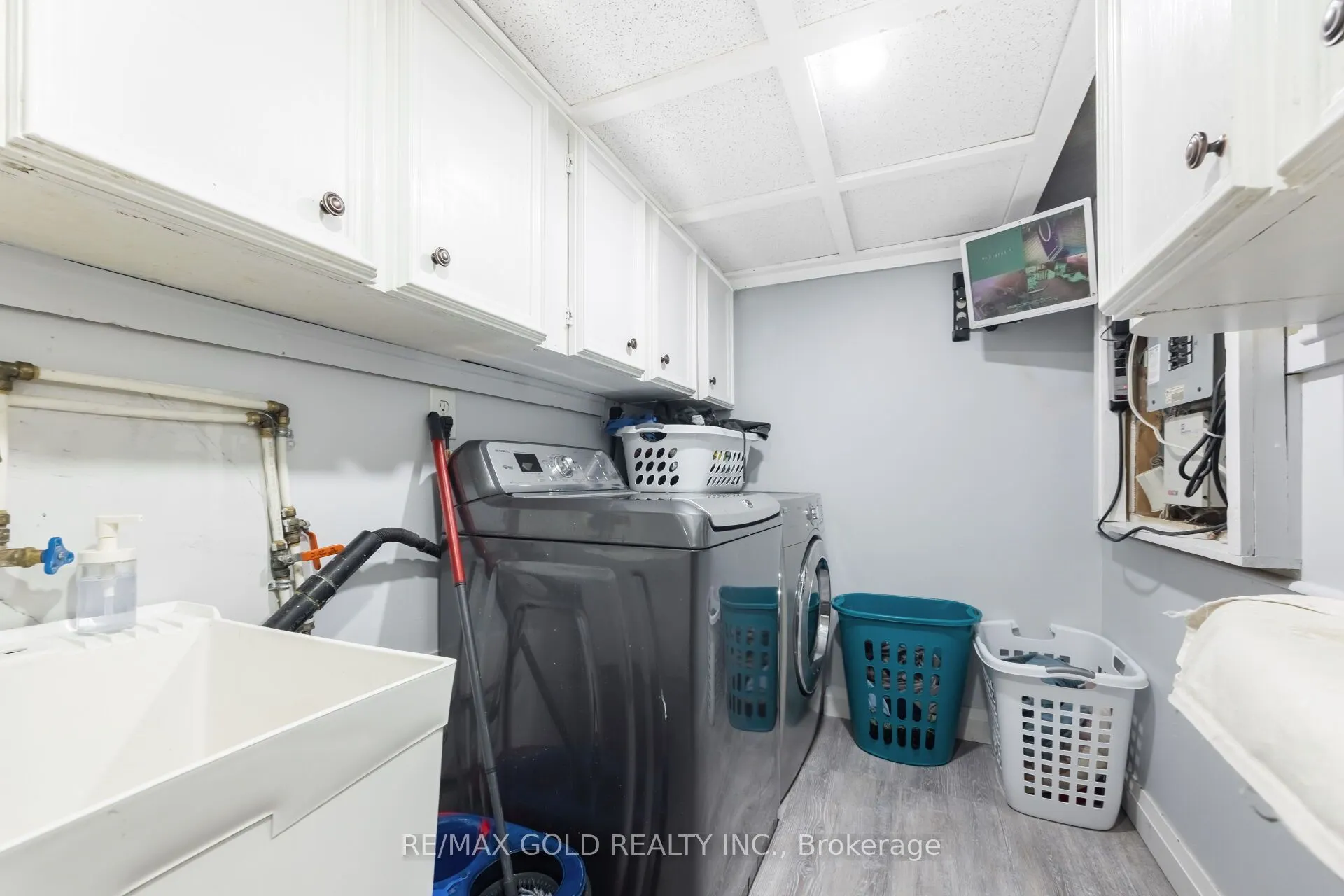 63 Mount Fuji Crescent