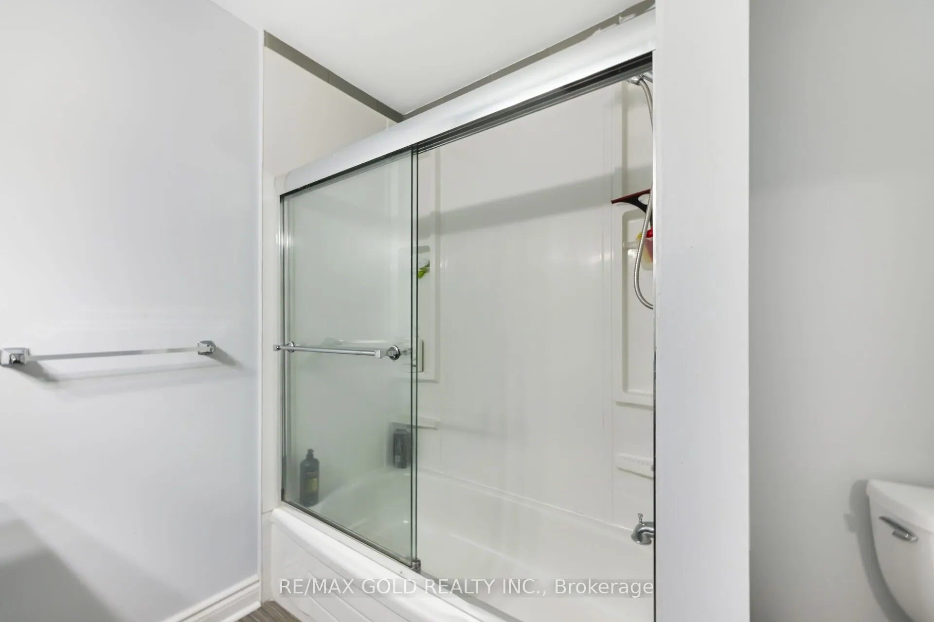 63 Mount Fuji Crescent