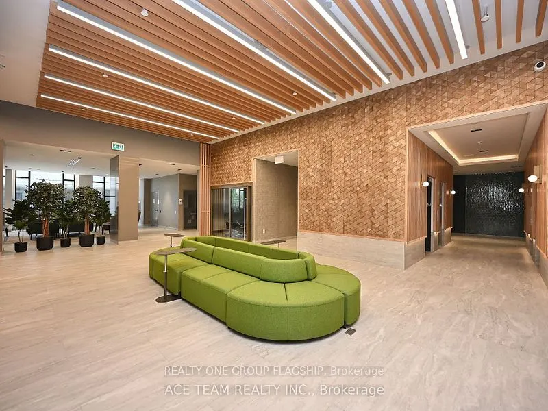 2485 Eglinton Avenue W, #401