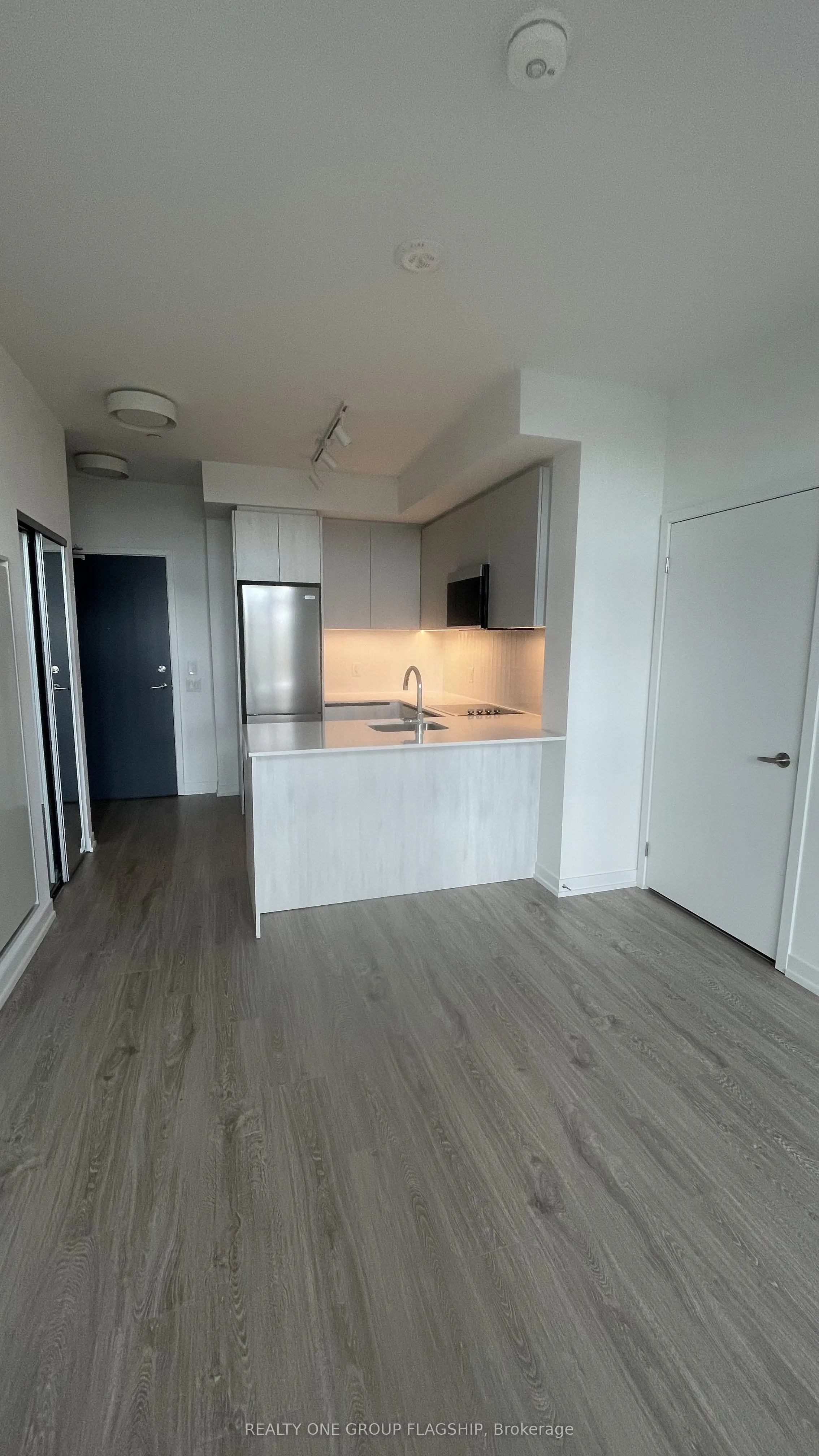 2485 Eglinton Avenue W, #401