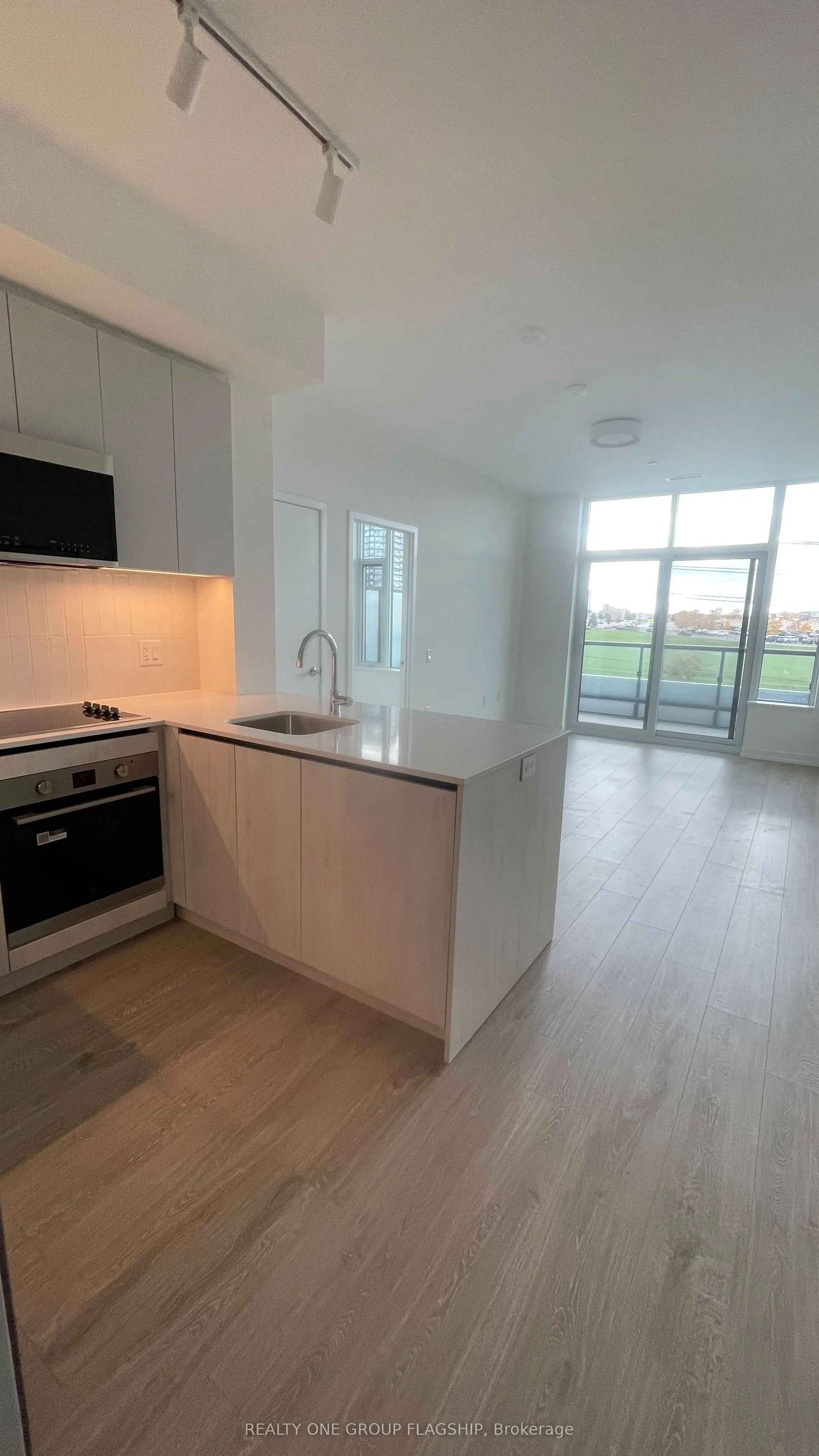 2485 Eglinton Avenue W, #401