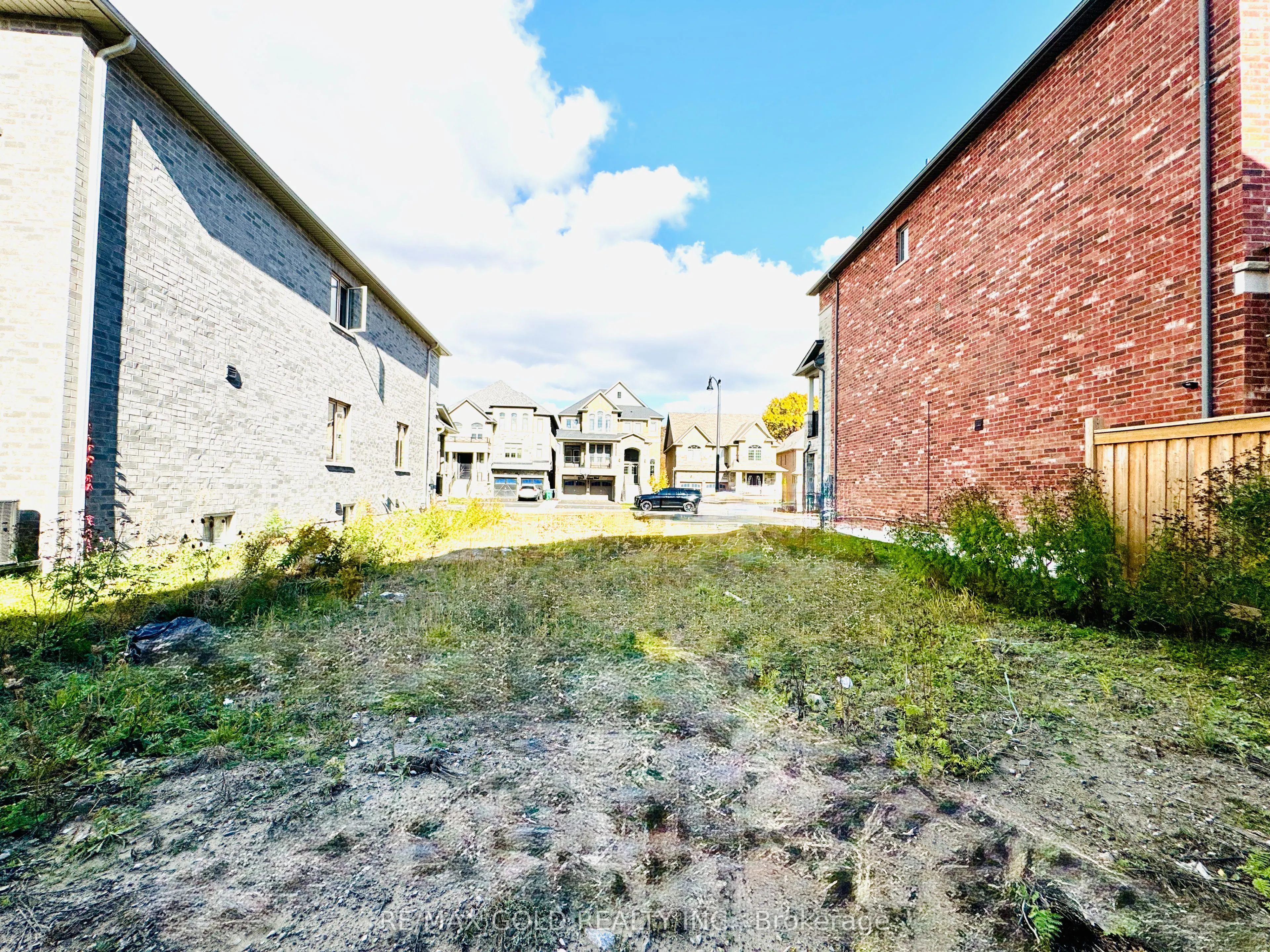 180 Thornbush Boulevard