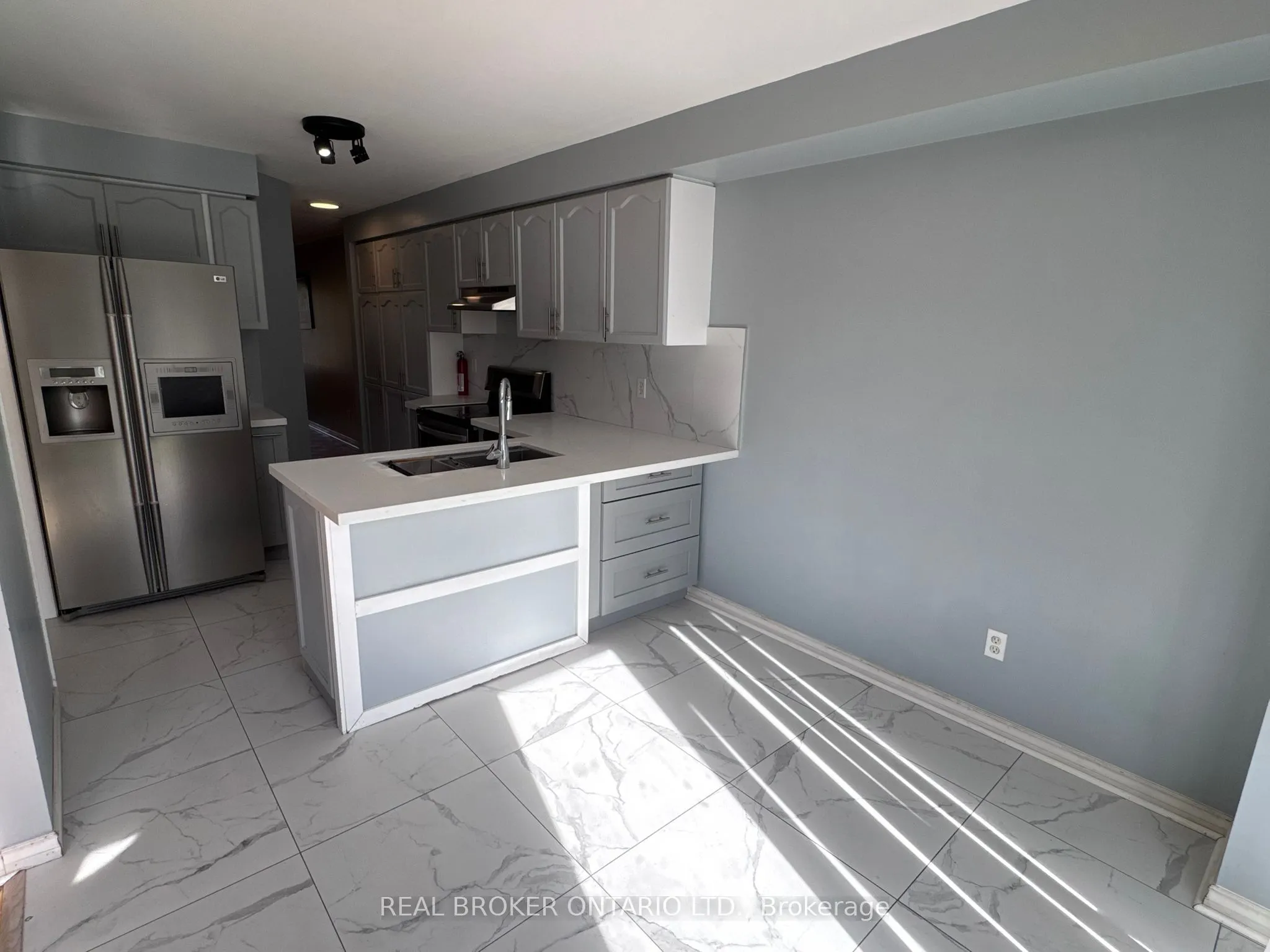 80 Redfinch Way, #Main Unit