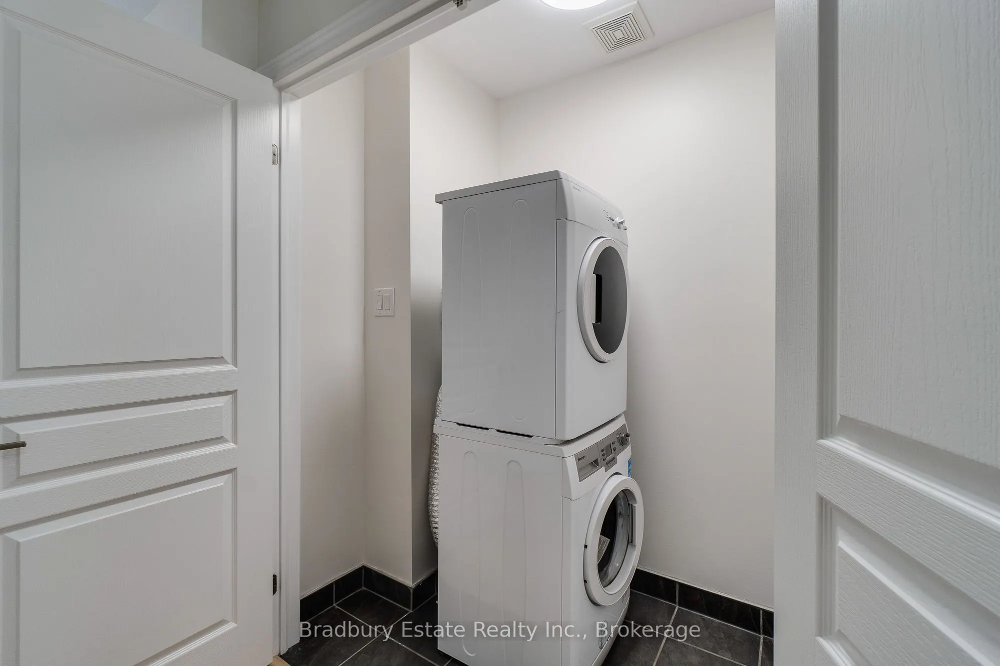 3105 Blackfriar Common