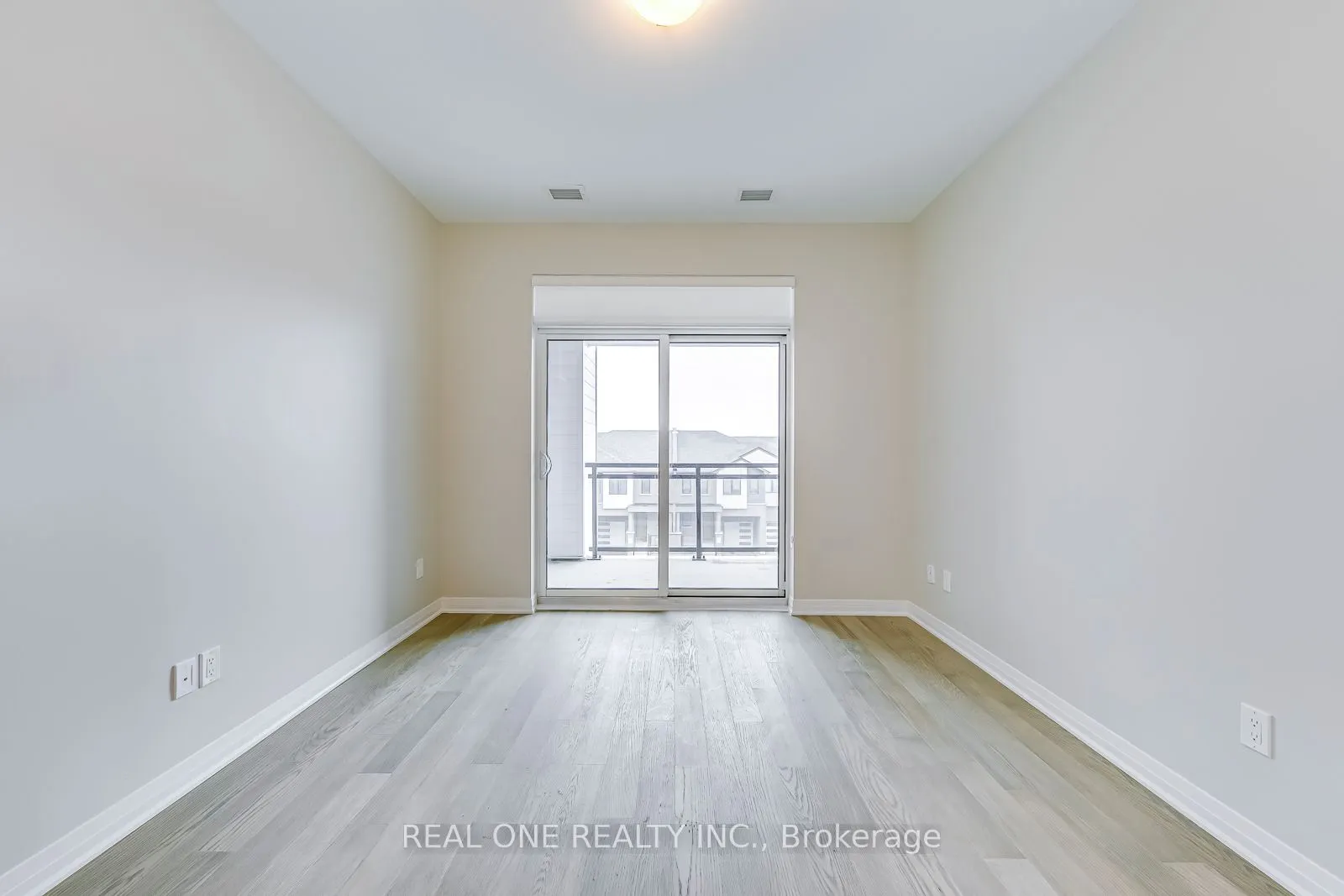 460 Gordon Krantz Avenue, #319