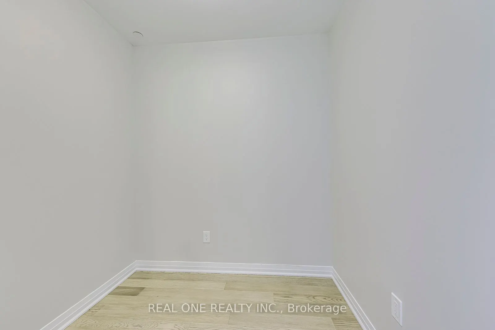 460 Gordon Krantz Avenue, #319