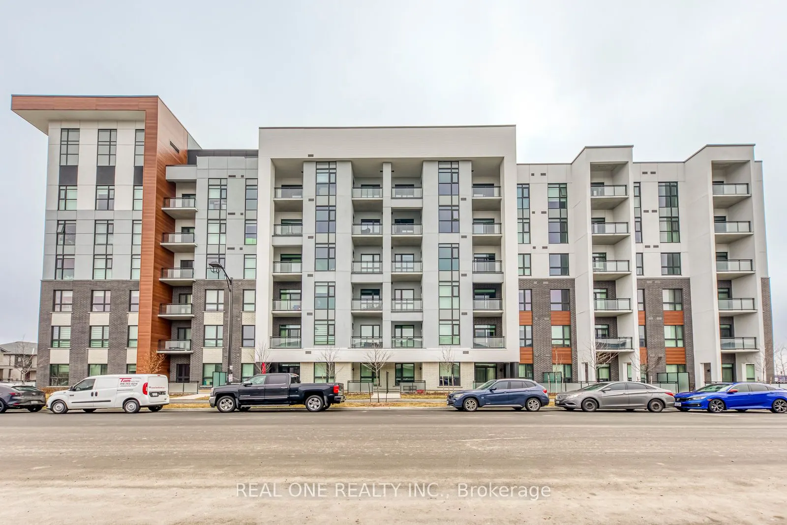 460 Gordon Krantz Avenue, #319