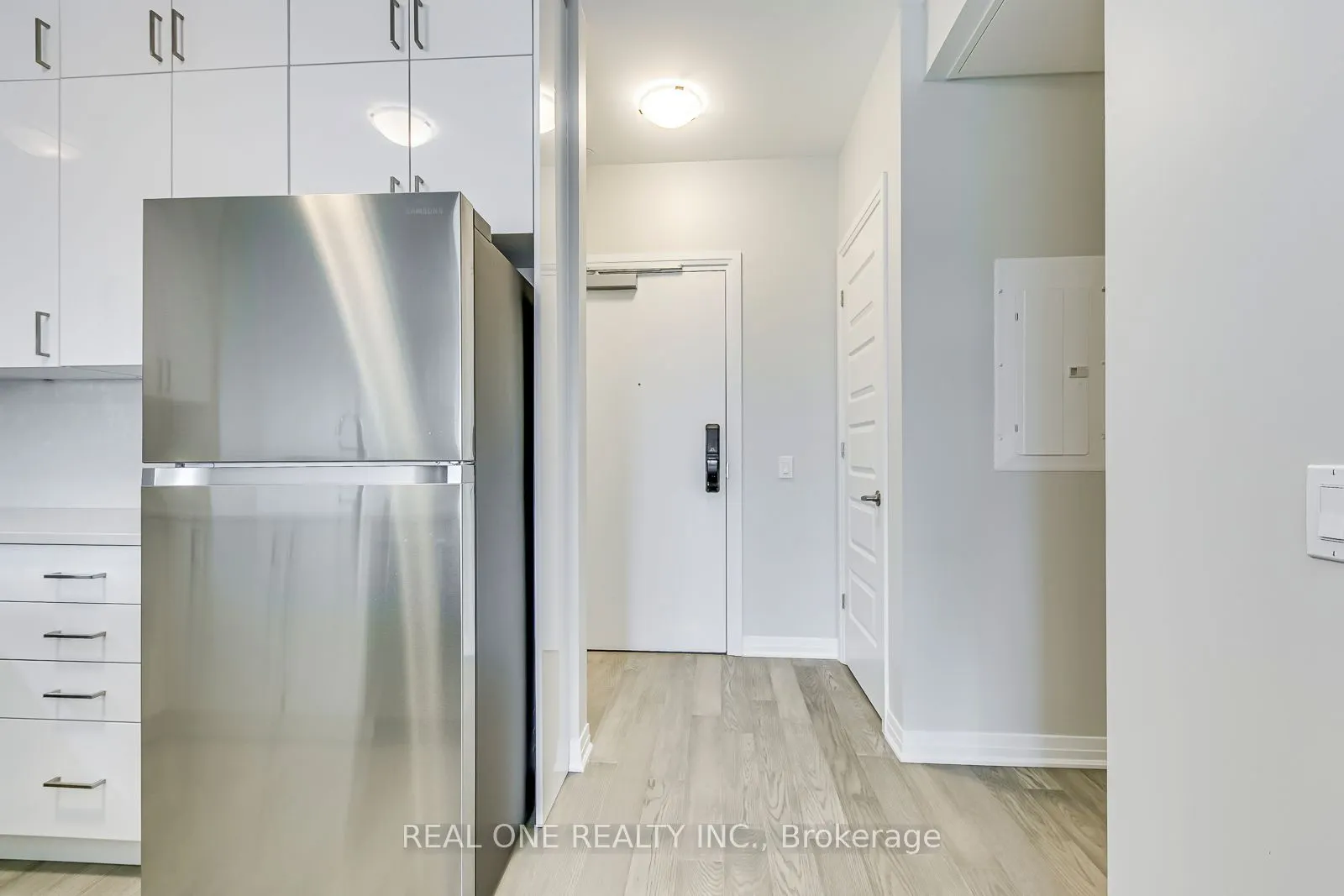 460 Gordon Krantz Avenue, #319