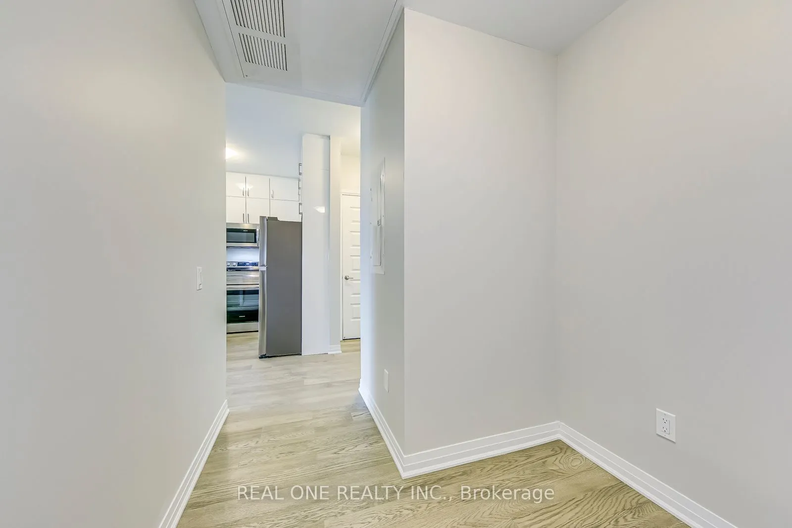 460 Gordon Krantz Avenue, #319