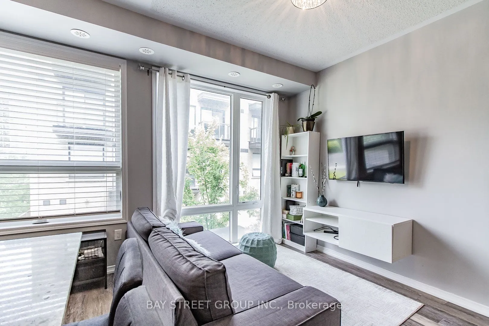 32 Fieldway Road, #99