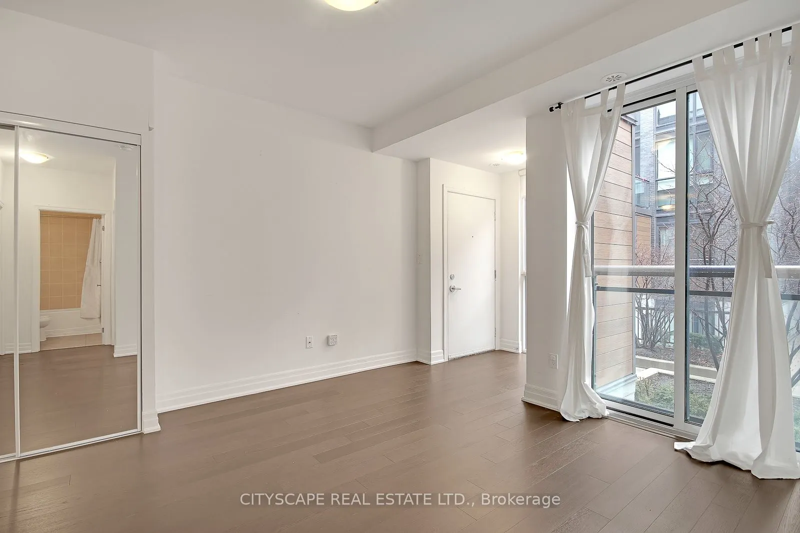 380 Wallace Avenue, #402