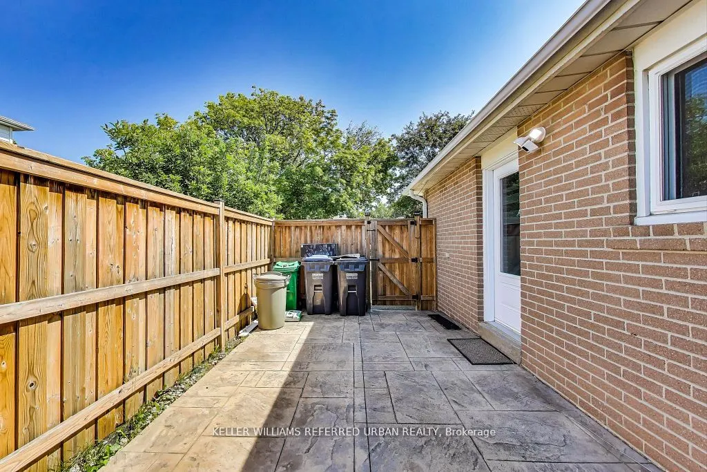 116 Fallingdale Crescent