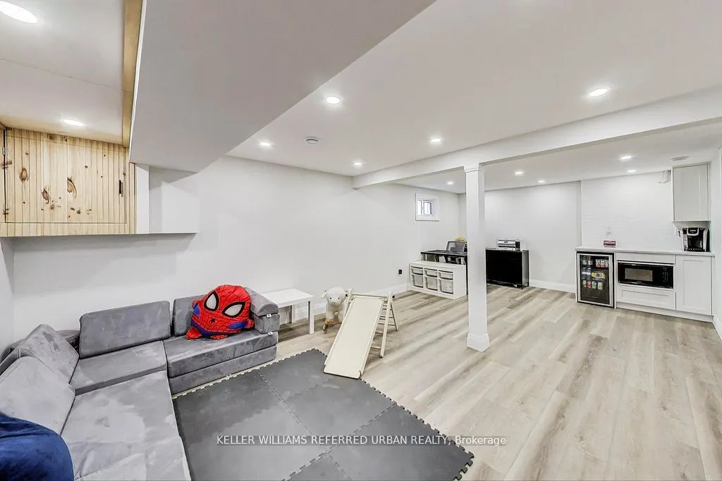 116 Fallingdale Crescent