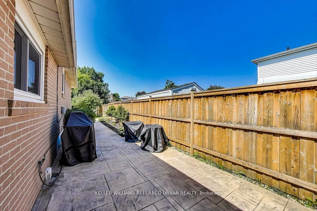 116 Fallingdale Crescent